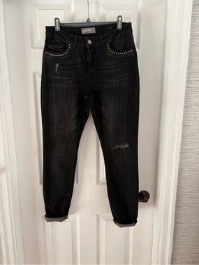 Black Skinny Jeans with Stud-Trim Pockets 28